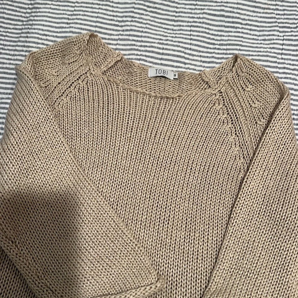 Tobi Small Swetter with crop sleeves